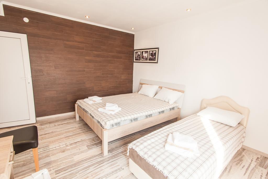 Rooms And Apartments Milana بار المظهر الخارجي الصورة
