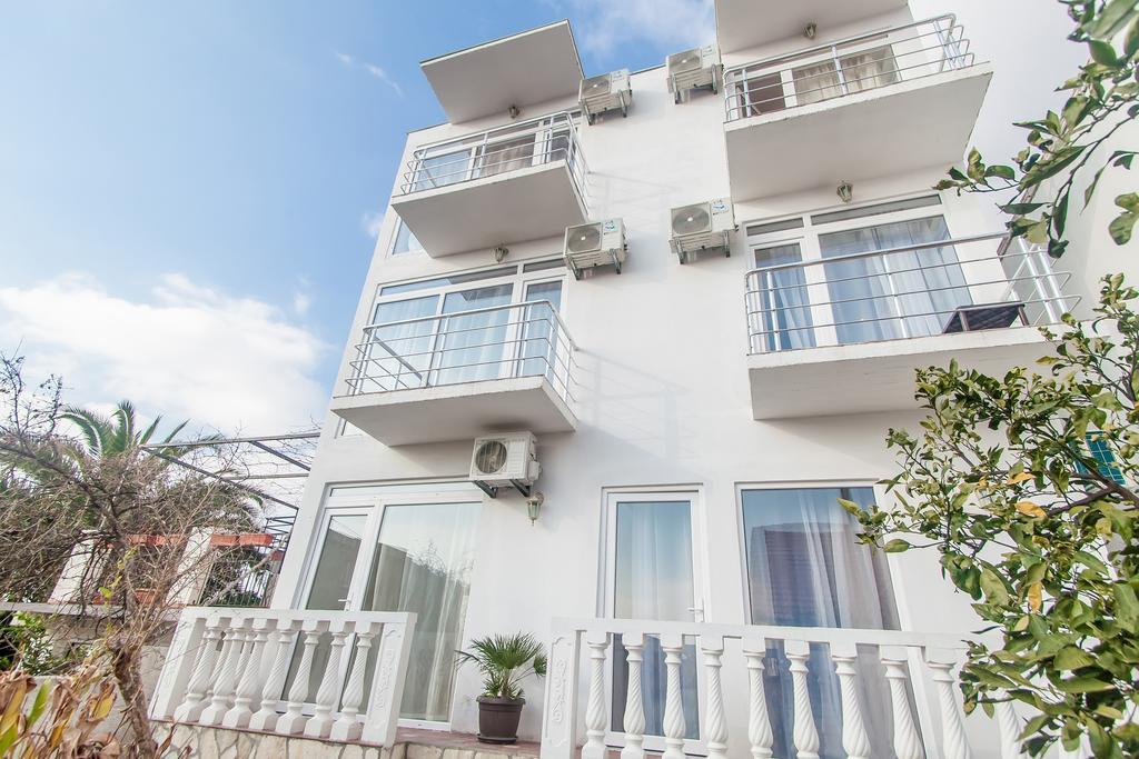 Rooms And Apartments Milana بار المظهر الخارجي الصورة