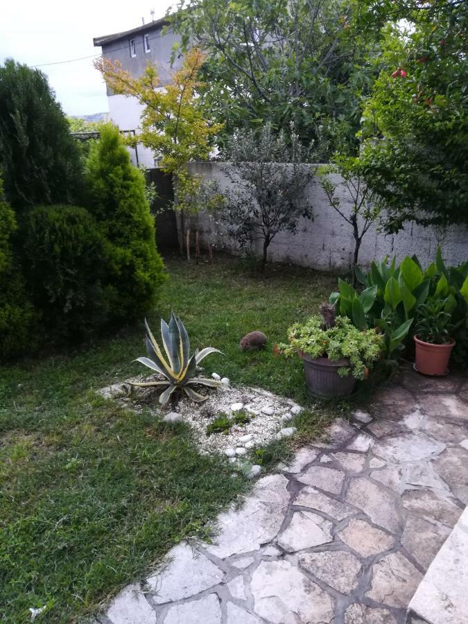 Rooms And Apartments Milana بار المظهر الخارجي الصورة