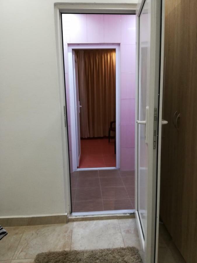 Rooms And Apartments Milana بار المظهر الخارجي الصورة