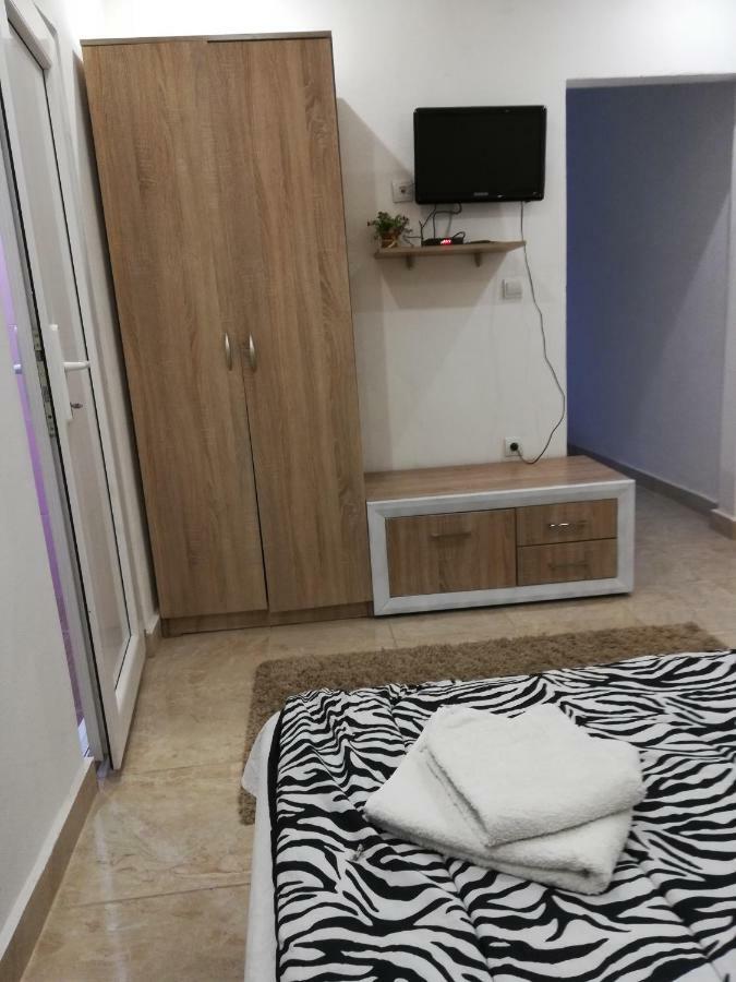 Rooms And Apartments Milana بار المظهر الخارجي الصورة