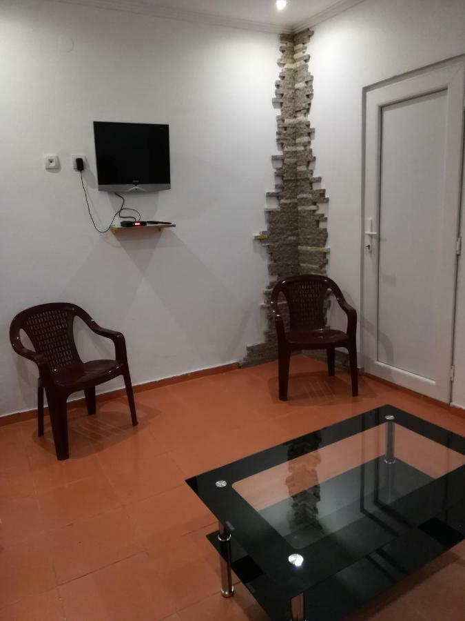 Rooms And Apartments Milana بار المظهر الخارجي الصورة