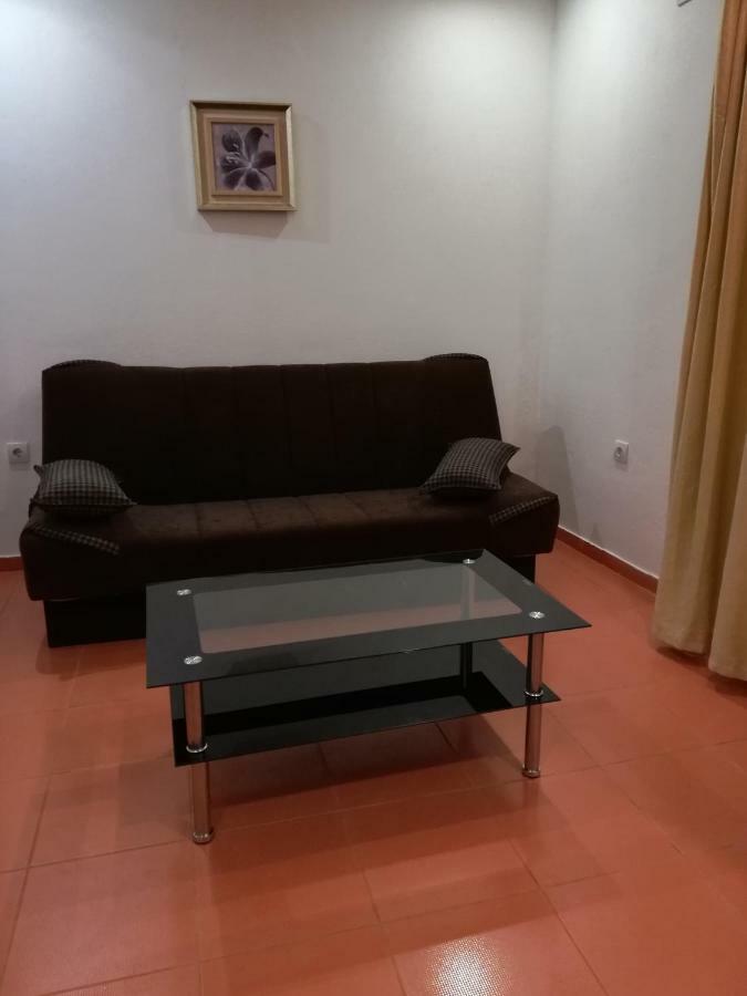 Rooms And Apartments Milana بار المظهر الخارجي الصورة