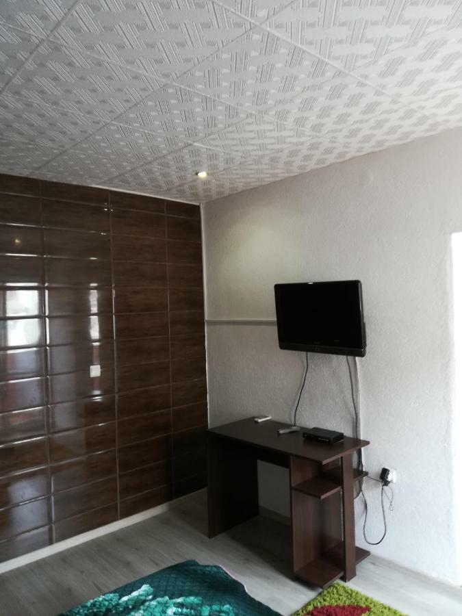 Rooms And Apartments Milana بار المظهر الخارجي الصورة