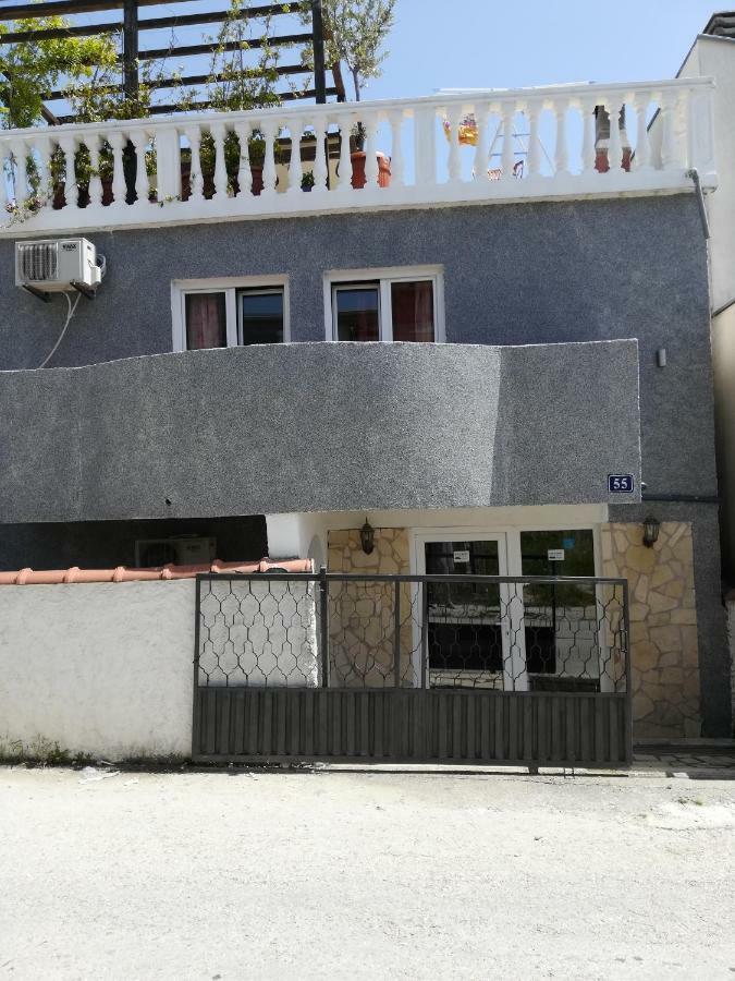 Rooms And Apartments Milana بار المظهر الخارجي الصورة